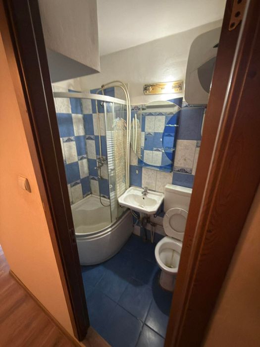 Cameră de cămin cu baie proprie
