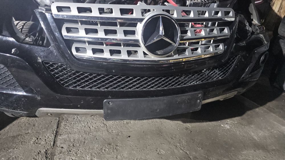 Grila bara fata radiatoare Mercedes ML W164 ML280 ML320 ML350 ML420