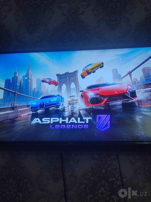 PS4 sotiladi 3ta jěstik 6 ta oreginal disk 1 ta vneshney disk