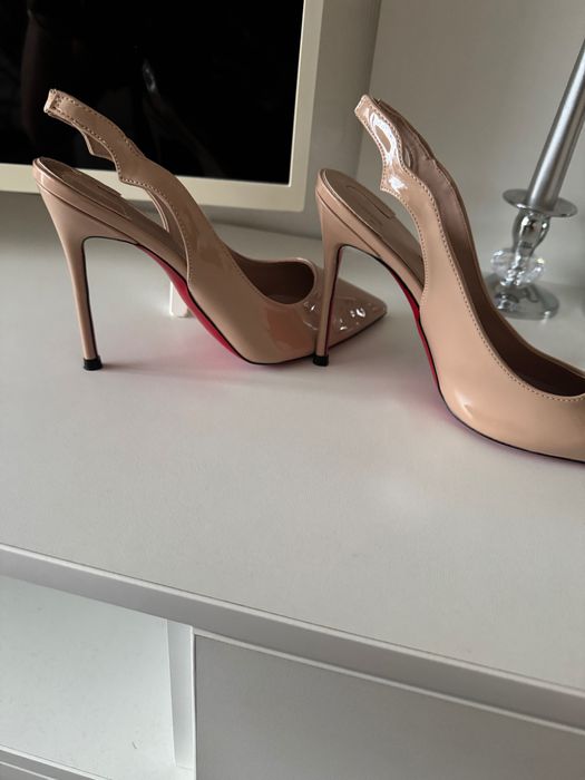 Стилни обувки в бежово