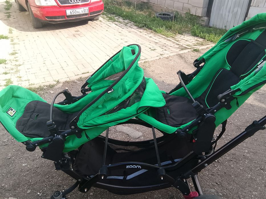 Продам коляску для двоих