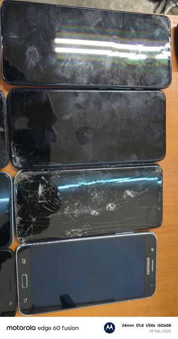 Vând loturi telefoane sparte