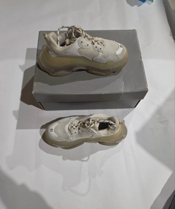 balenciaga triple s clear sole