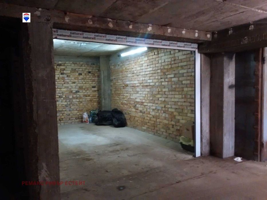 Продава се Гараж / Паркомясто в Русе, Ялта - 18 кв.м за 1248 €/кв.м - Снимка #5