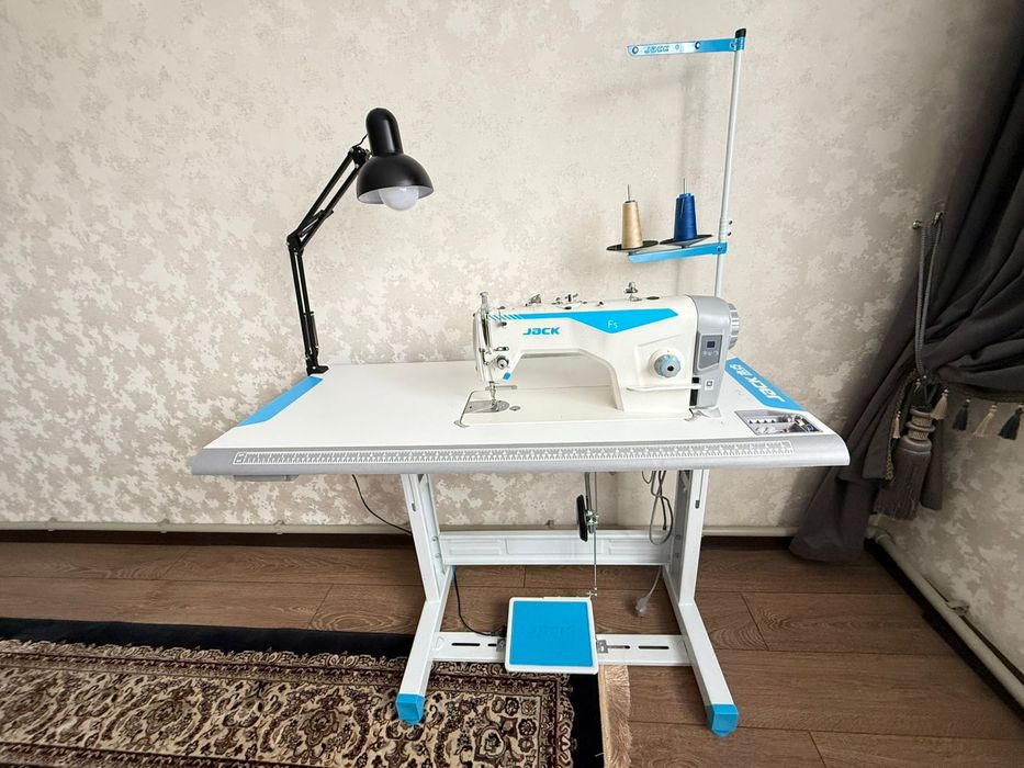 Швейная машина Jack 5