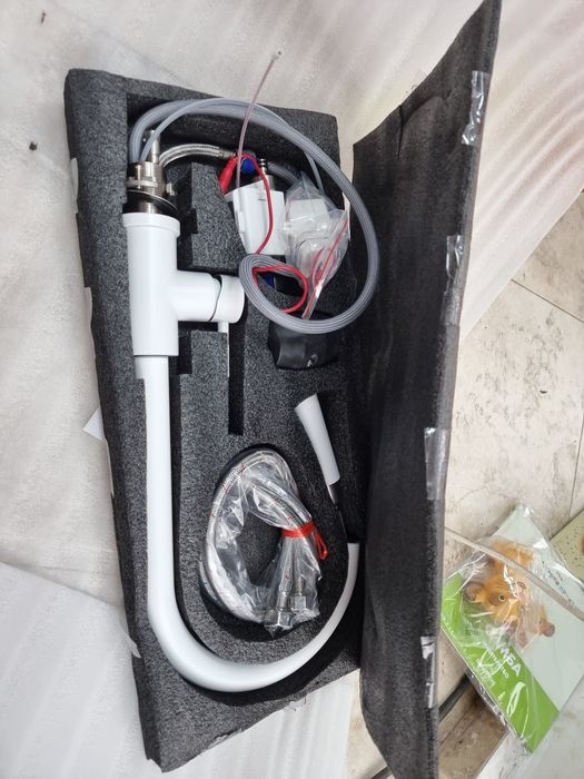 Смесител за кухня с тъч скрийн