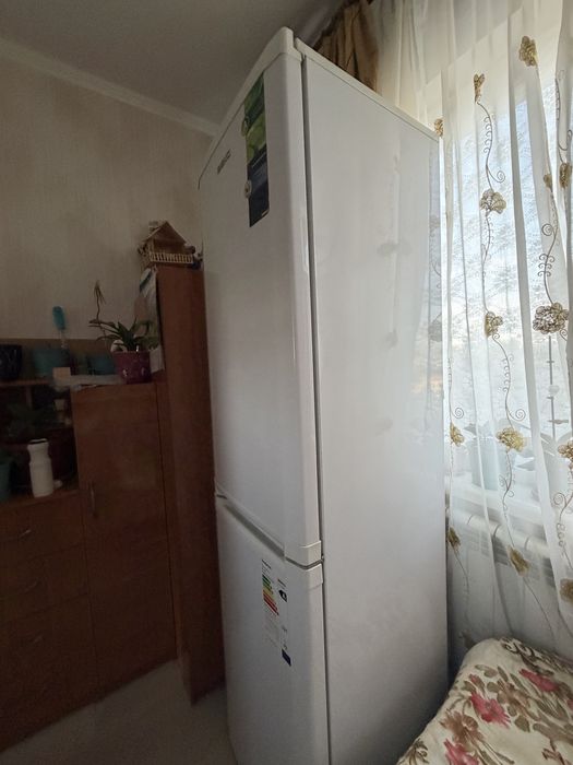 Продам холодильник