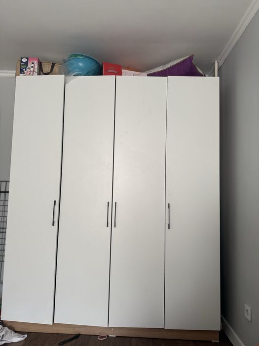 Шкаф распашной белый