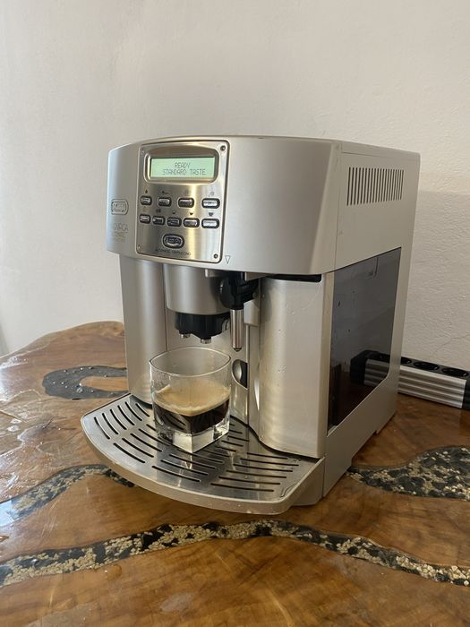 Expresor / espressor delonghi magnifica