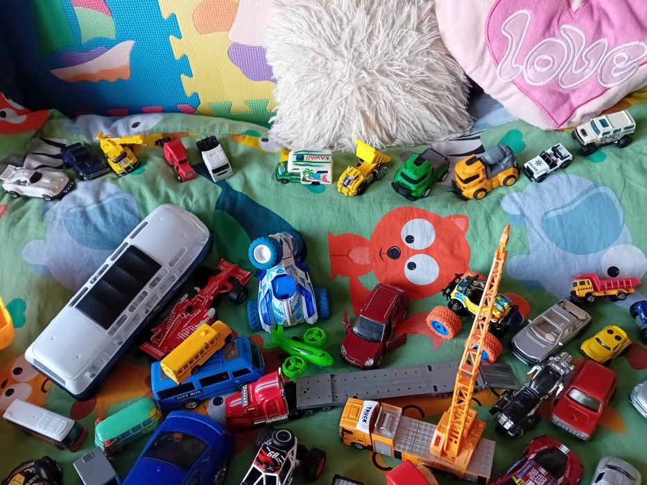 120 броя - огромен лот колички и други транспортни стрдства, метални п