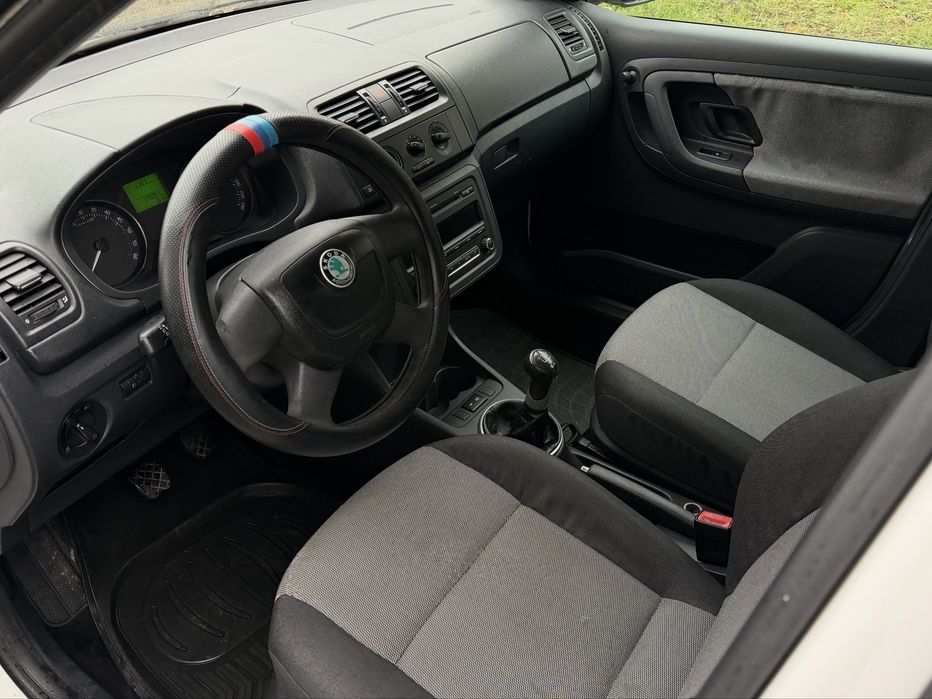 SKODA Fabia 2012 — imagine 3