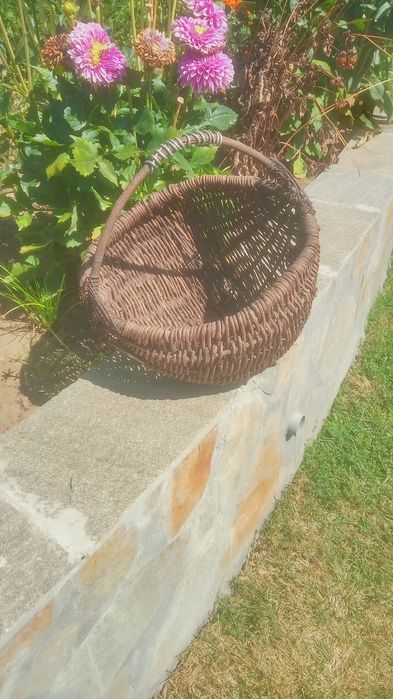 Плетени кошници .Плетена чанта-2 броя.