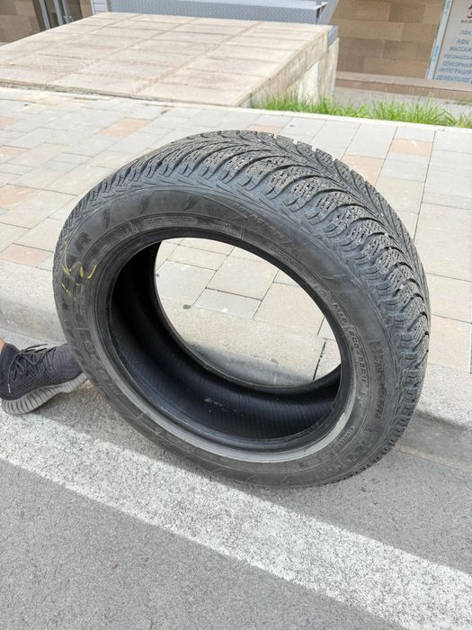 Продам зимнюю резину R16