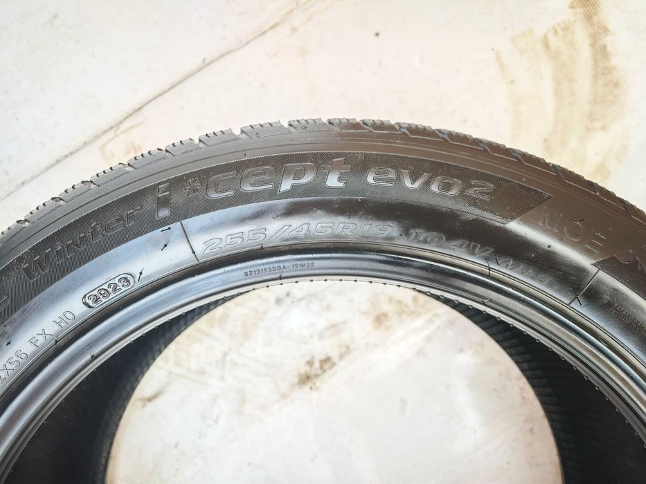 Anvelope 255/45/19 an 2023 iarna M+S HANKOOK Icept Evo2 RSC RUNFLAT