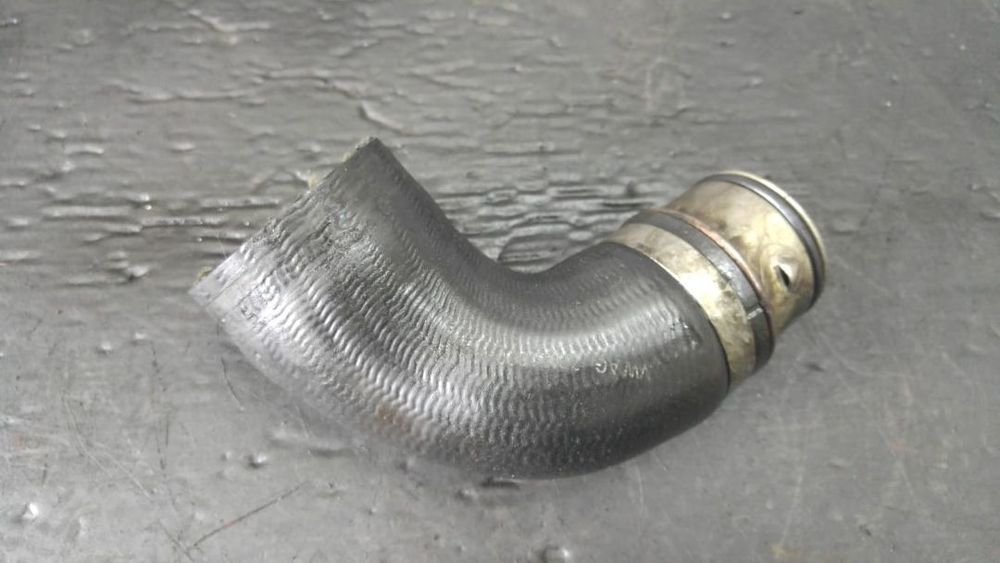 furtun intercooler  2.0 tdi bmm audi a3 8p  vw passat b6 golf 5 jetta 038131111a