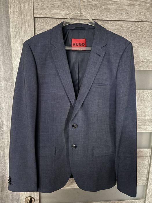 Costum elegant Hugo Boss Bleumarin