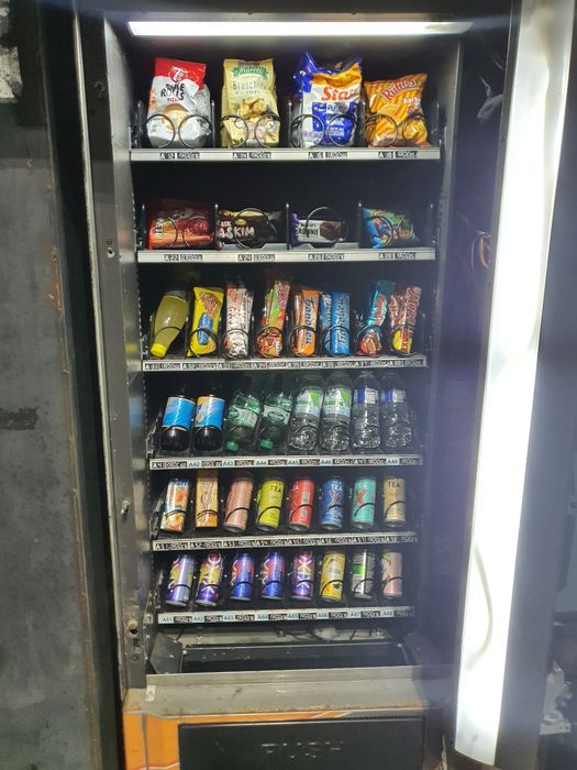 Хладилна Вендинг Снакс Автомат Машина BVM