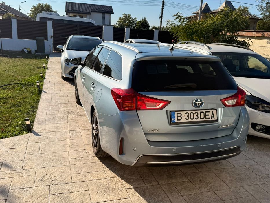 Toyota Auris hybrid 2014