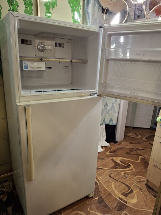 Продаю холодильник