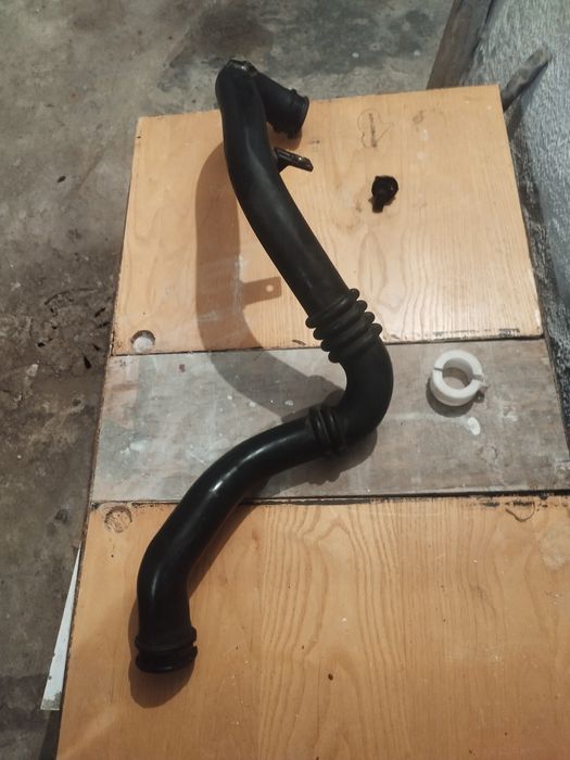 Тръба входящ въздух към турбо с тапа и датчик за Форд S max