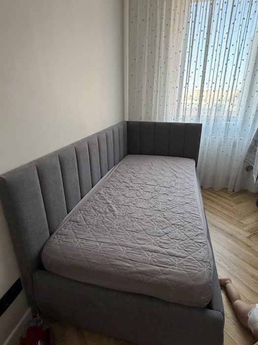 Продам кровать 80*200  с матрасом