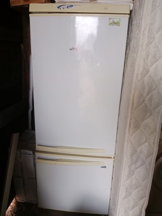 Б/у Холодильник .