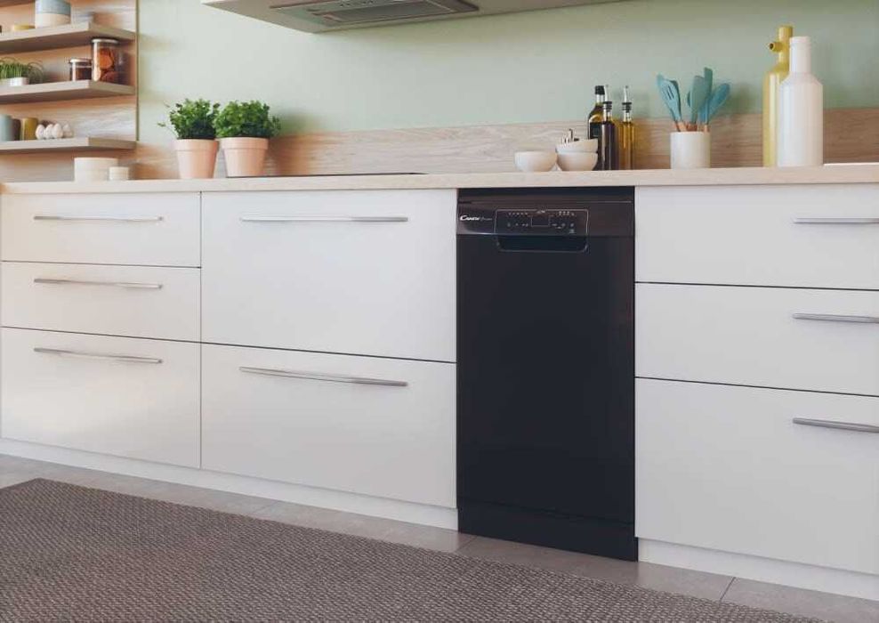 Нова черна свободностояща съдомиялна 45 см 10 комплекта Candy
