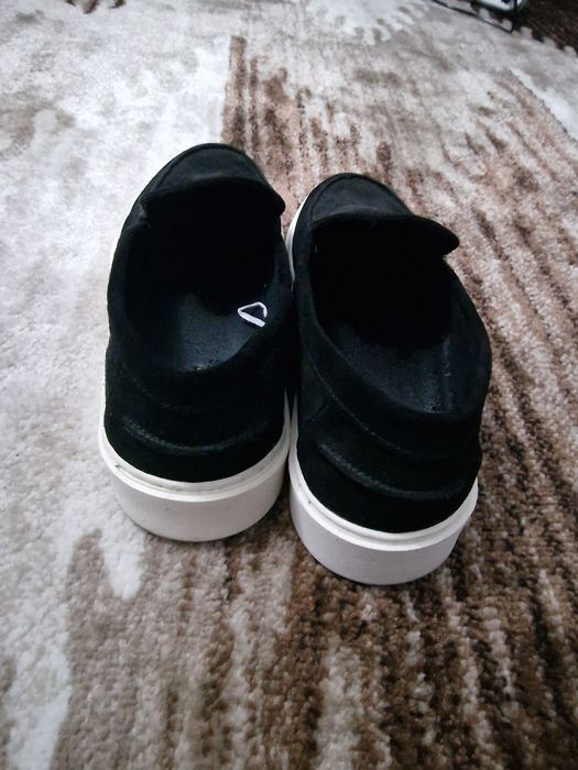 Tenisi Reserved 43 tenesi baieti barbati piele