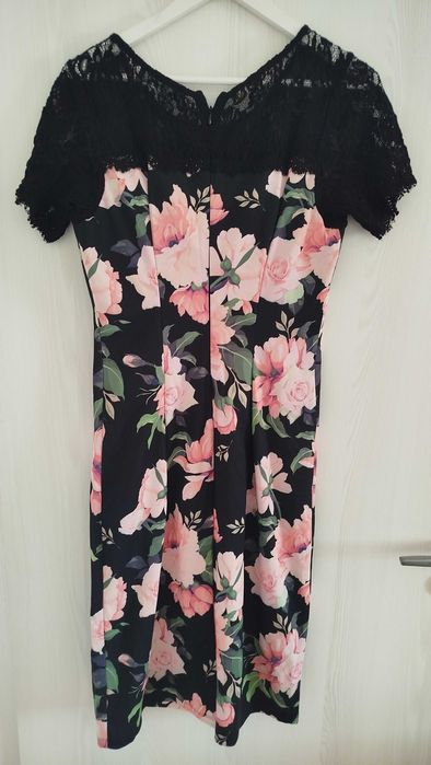 Rochie dama , nr 38 , cu flori  casual/ eleganta