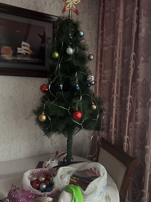 Продам новогодный елка