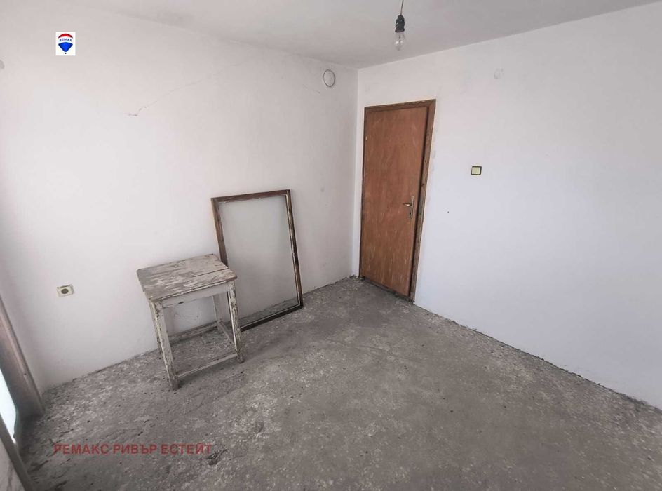 Къща на два етажа за продажба в с. Ряхово