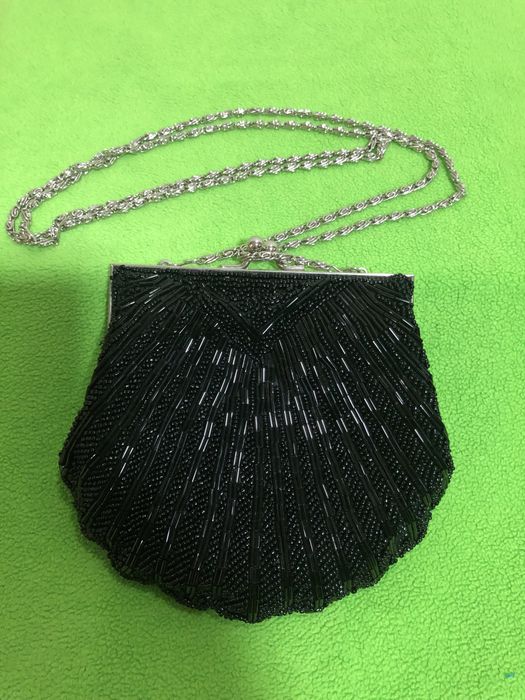Сумочка вышита бисером вечерняя