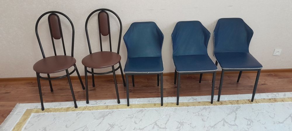 Продаю стол и стулья