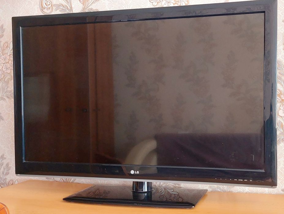Продам телевизор  LG 42LM340T-3D