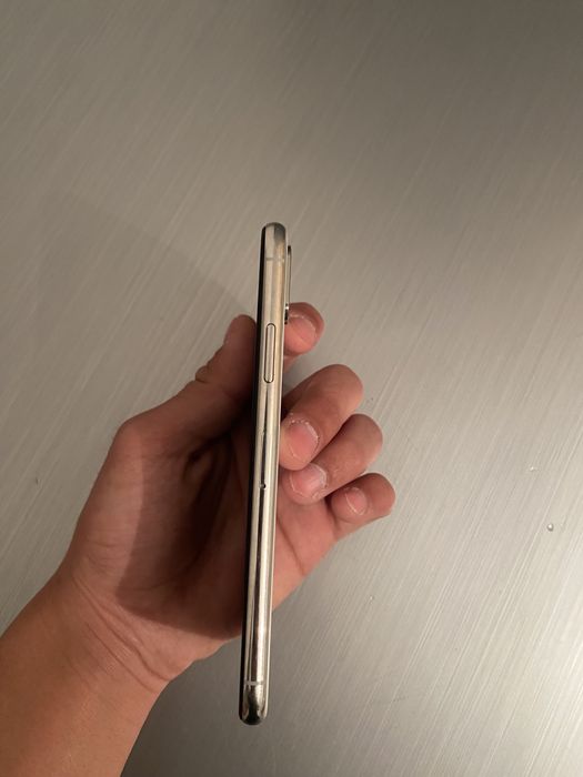 Продам iPhone X на 64 Гб