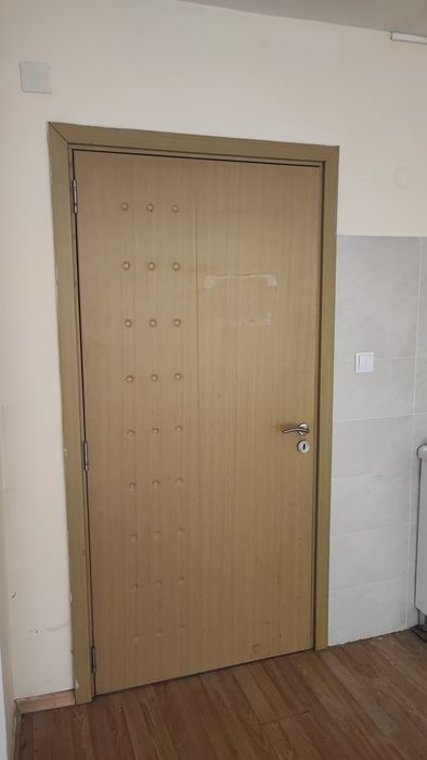 Продавам интериорни врати 3бр