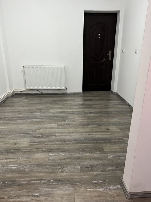 Garsoniera oferita spre inchiriere ..Whatsapp