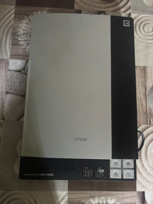Сканер Еpson Perfection V200 Photo