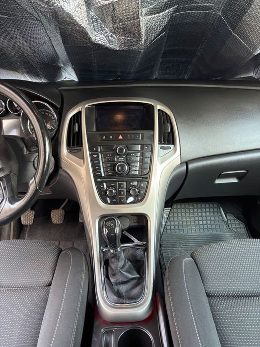Opel Astra J.