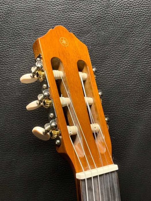 gitara srochni sotilade YAMAHA C40
srochni sotilade