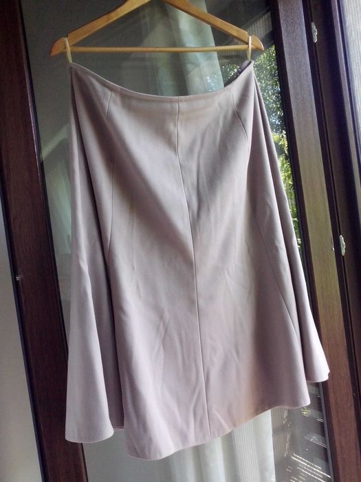 costum stofa 46/48,grej/bej,fusta cloche,taior,lucrat in atelier