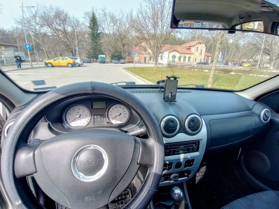 Дачия Сандеро 1.4 газ/бензин