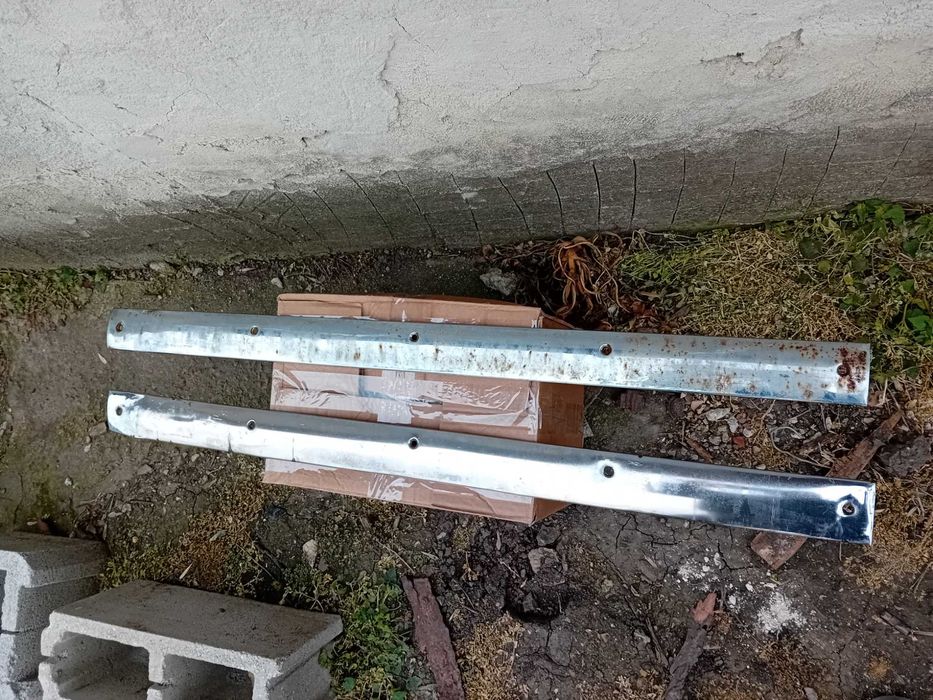 Москвич лайстни за капак