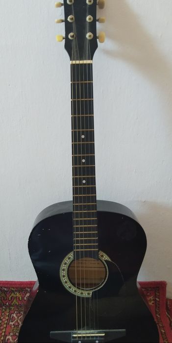 Arzan bagada gitara