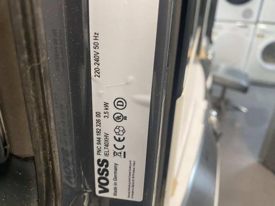 Бяла фурна за вграждане Voss IEL740HXV 71 l
