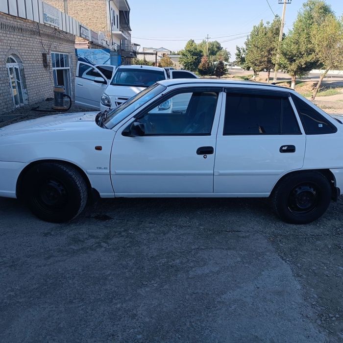 Nexia 2  Сотилади 2010