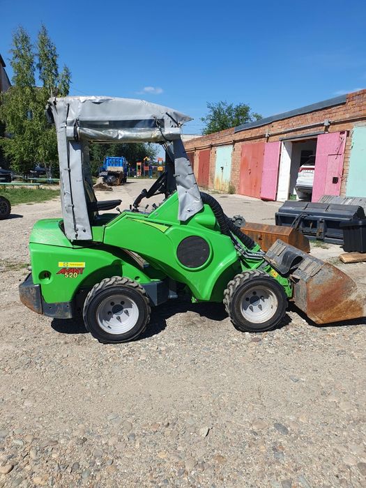Продам мини погрузчик Avant 520