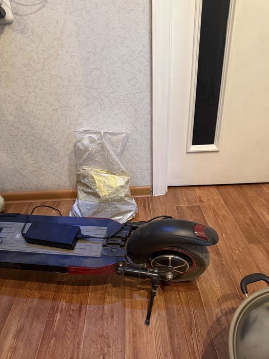 Продам самокат kugoo  m 4 pro