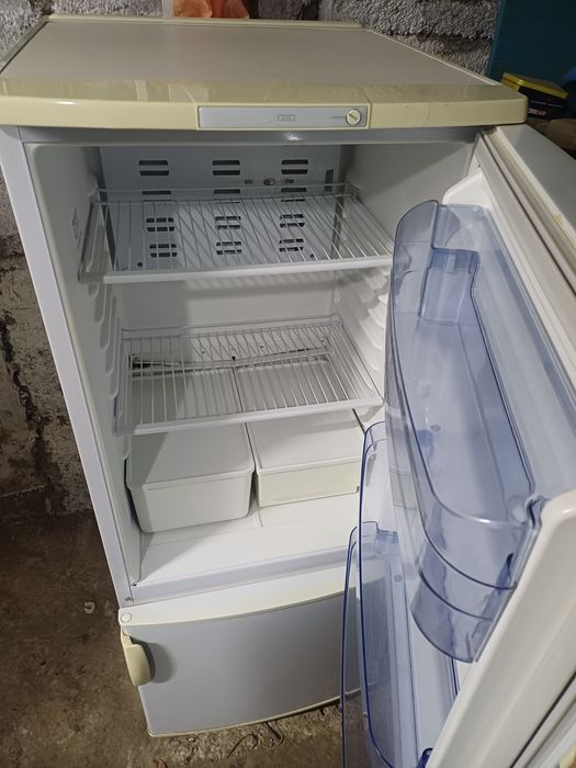 Продам Холодильник Бирюса