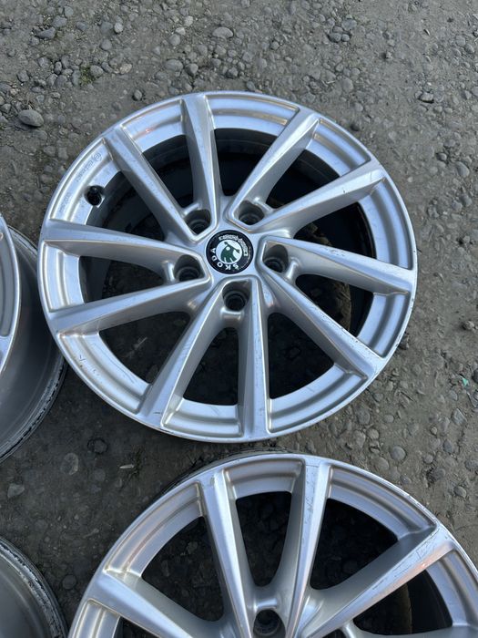 Jante origi 16 6 112  Skoda Octavia 2 3 Wv Passat Golf 5 6 7 Audi Seat